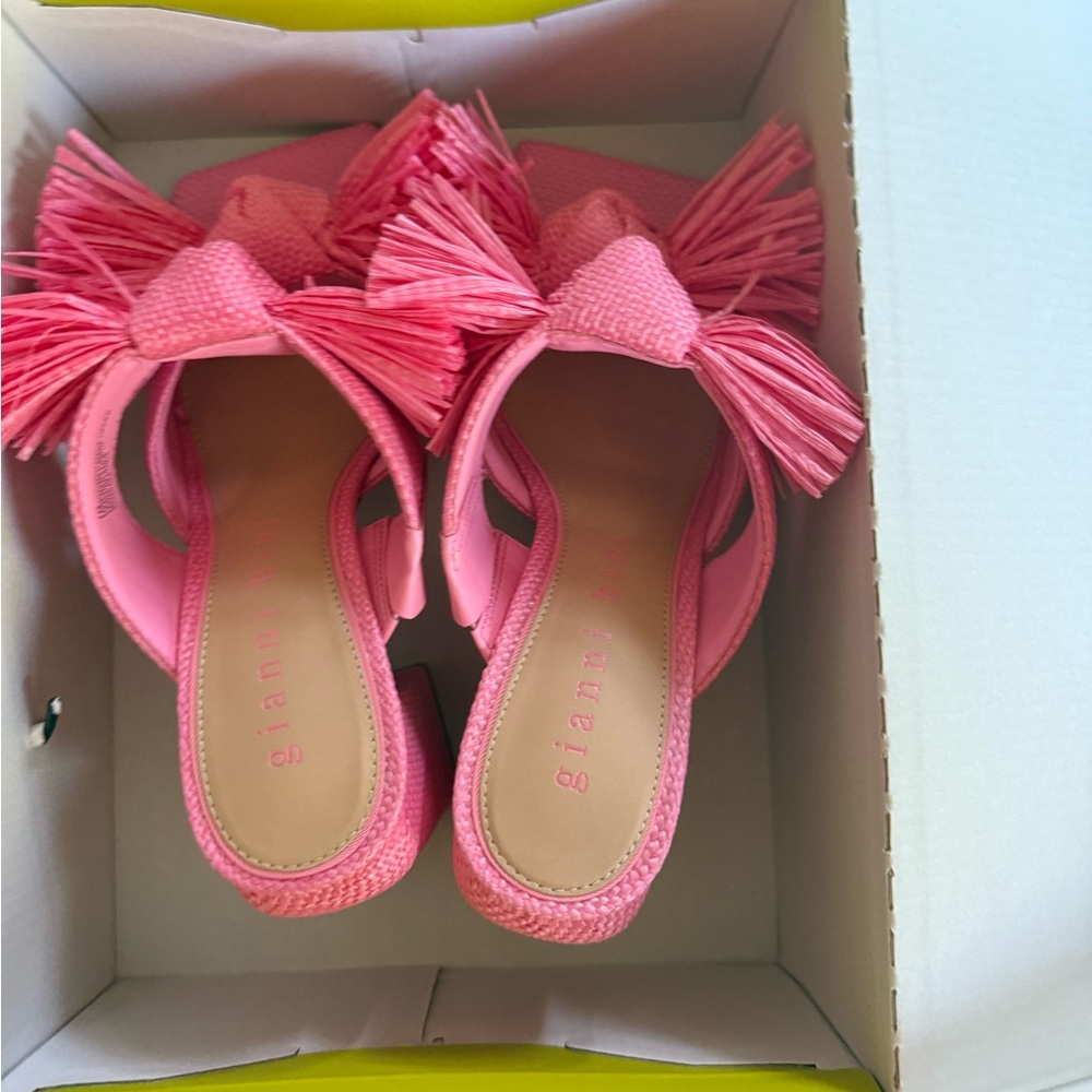 Gianni Bini Pink Sandals with Bow Detail